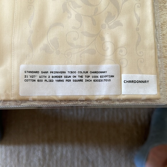 Between The Sheets Standard Sham 21x27 Chardonnay NWT - Picture 2 of 4
